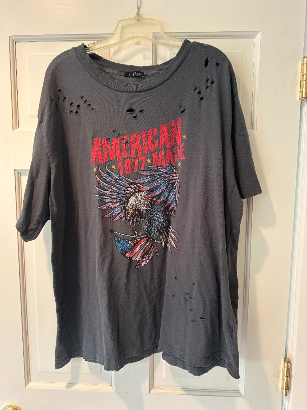 Zutter American Made 1977 Distressed Oversized Graphic Tee M/L